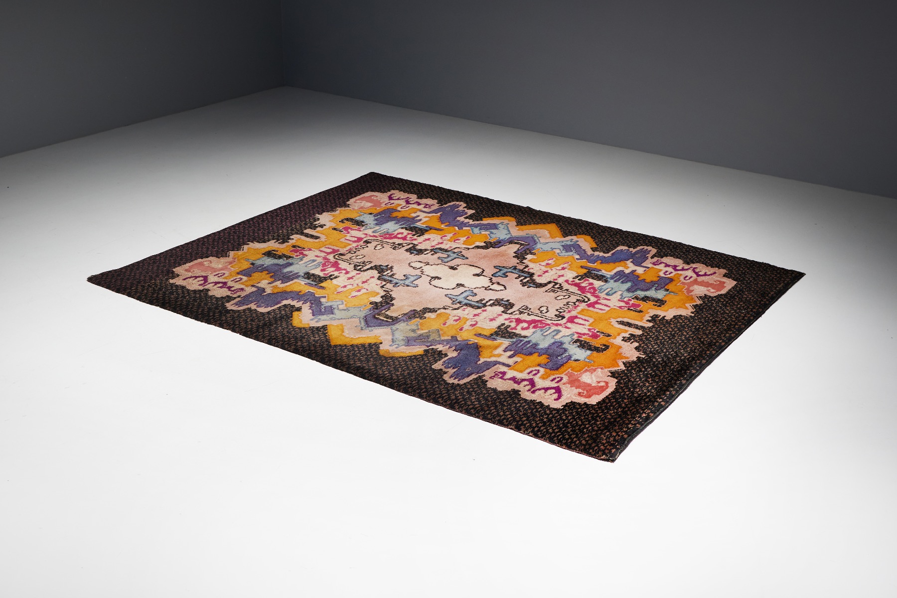 Museum style wool rug by Jaap Gidding for Tuschinski