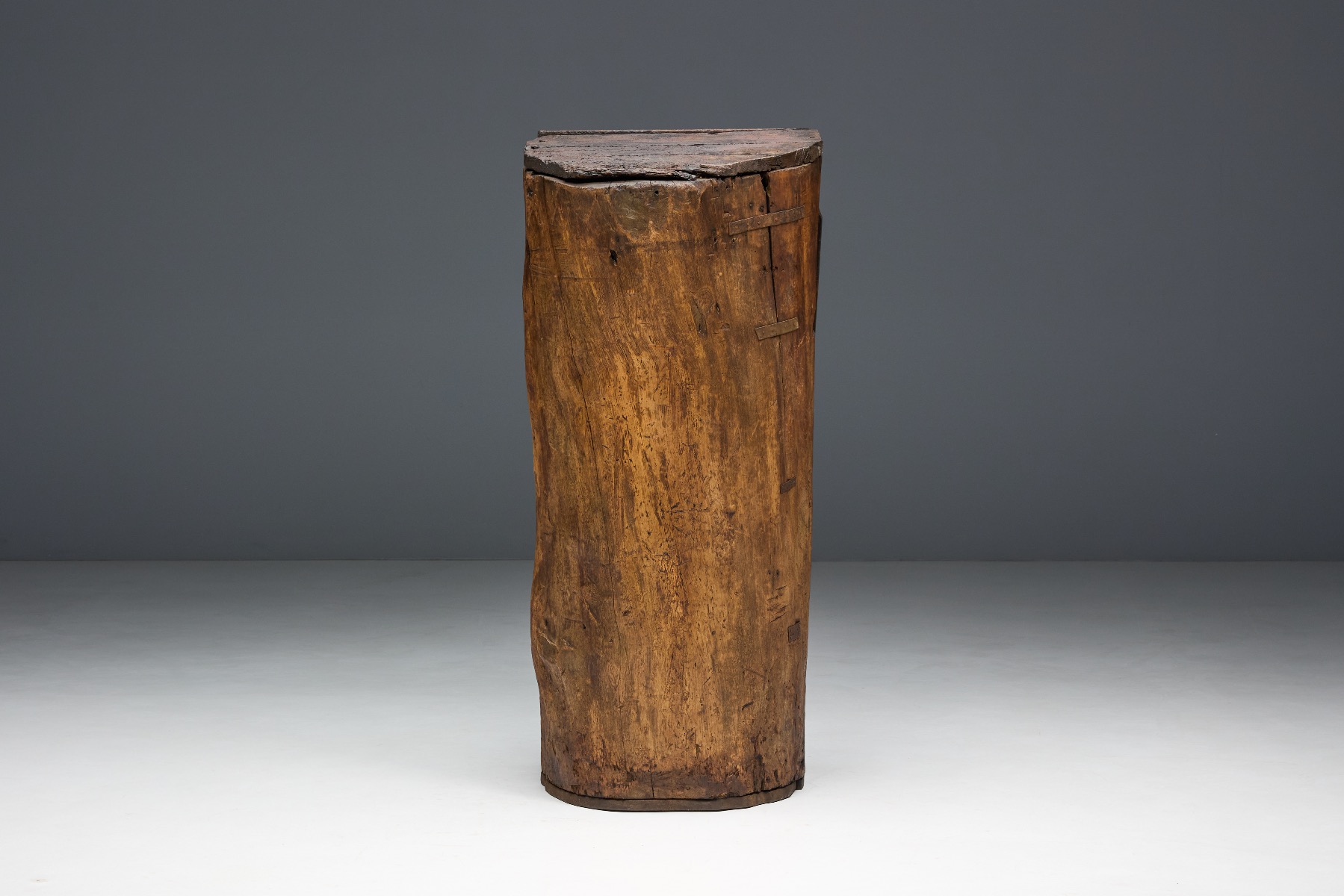 Collectible vernacular bonnetière from the 1800s