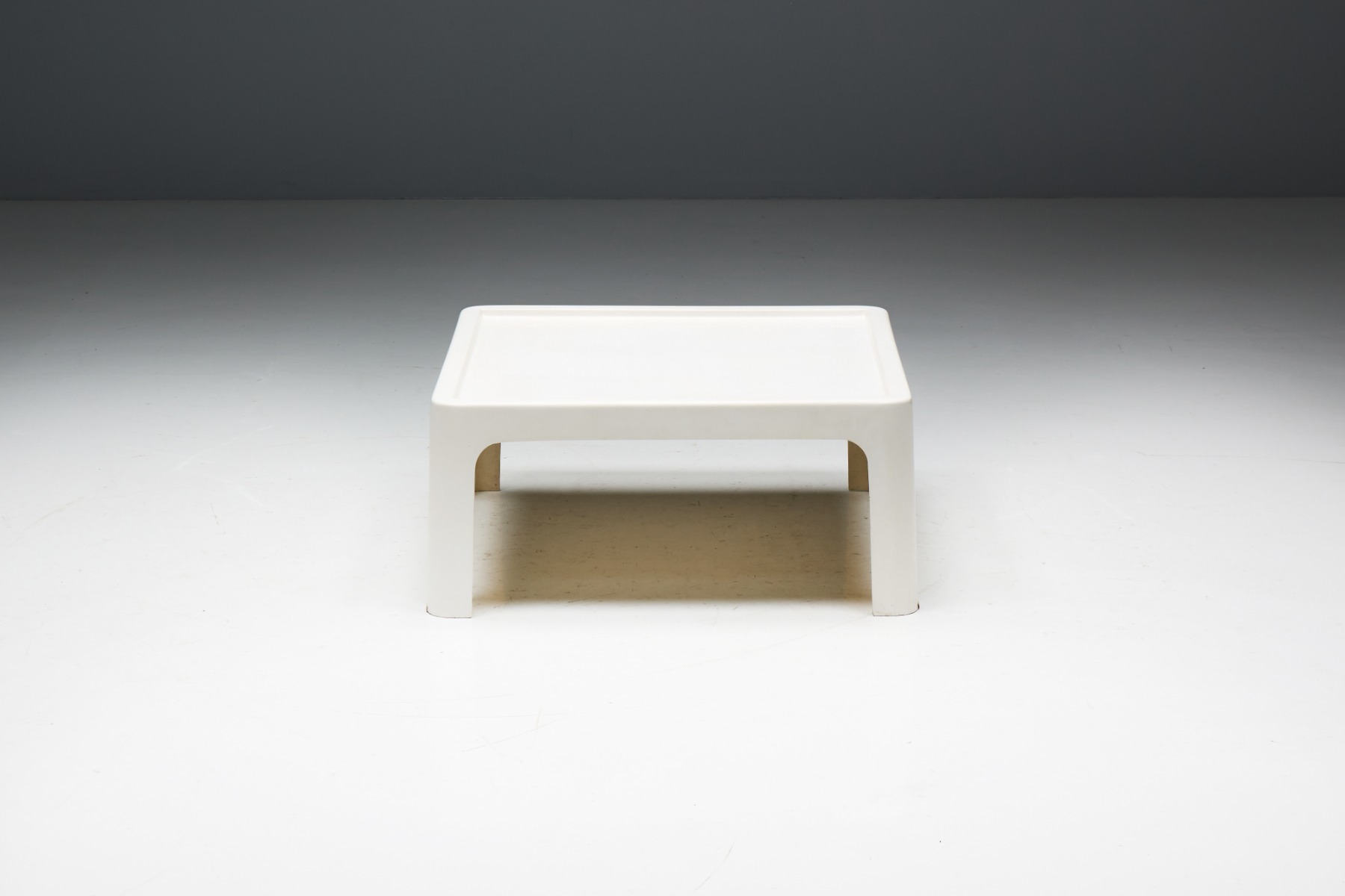 Collectors Arflex Solar coffee table from the 1960s