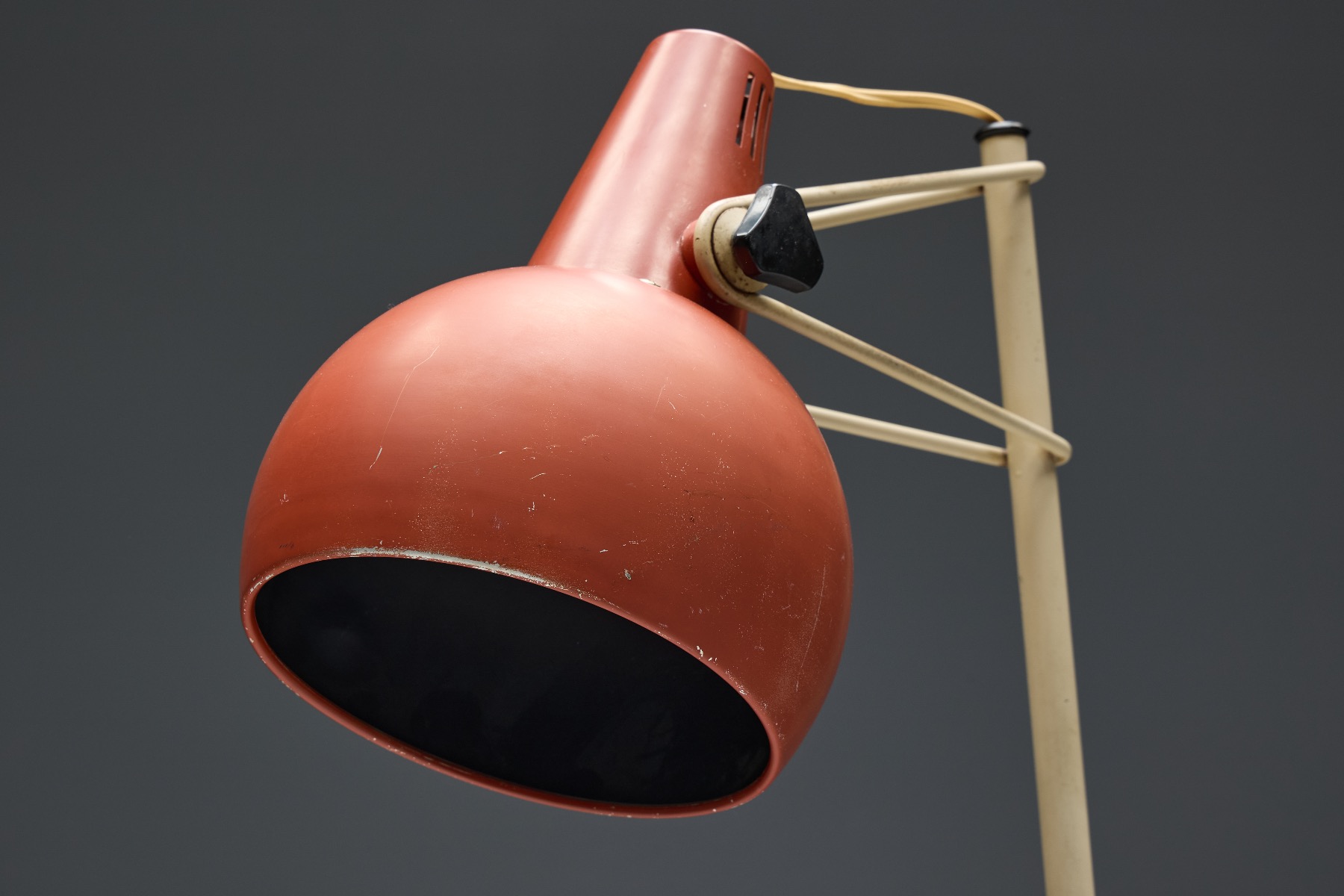 Elegant NX29 floor lamp in Philips style