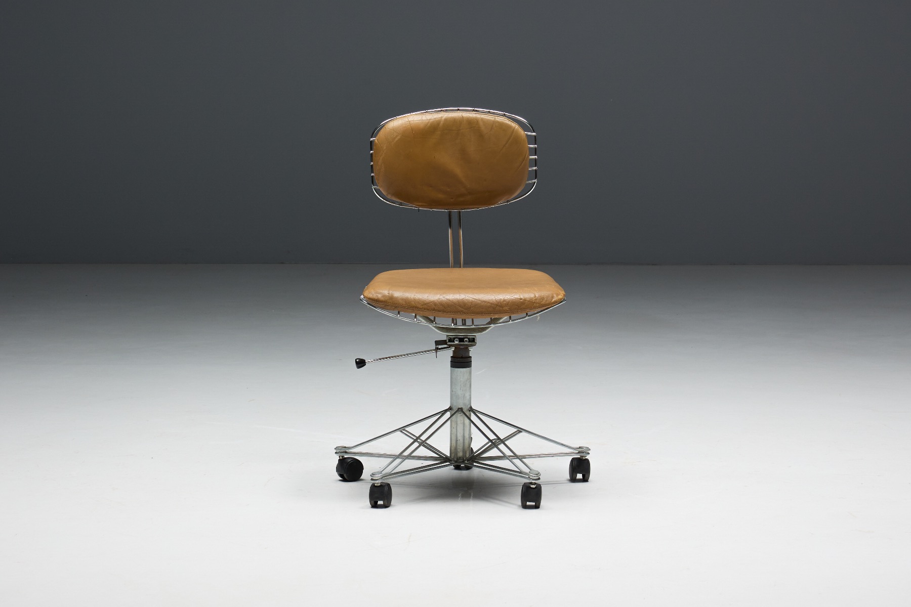 Gallery level French Beaubourg office chair