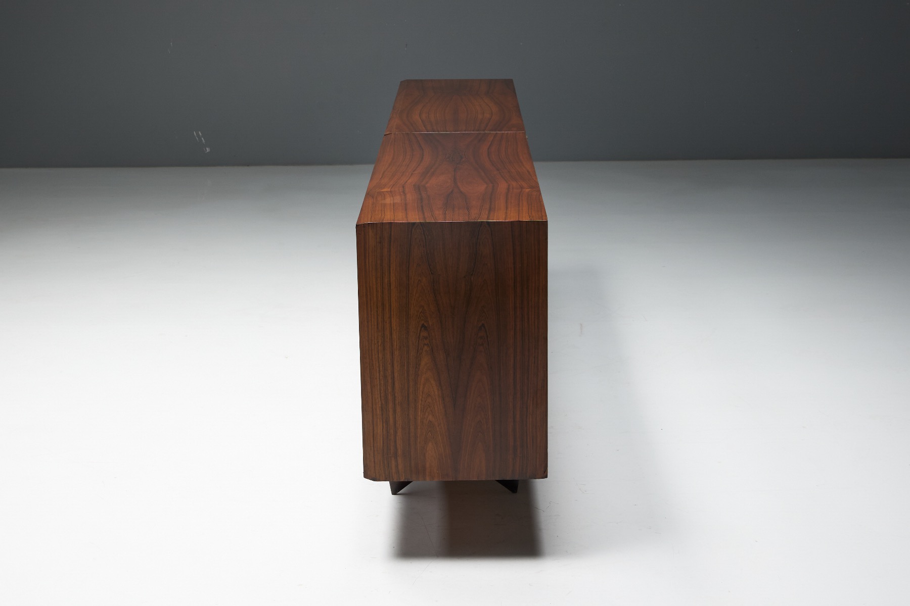 Timeless Brazilian design sideboard by Hauner