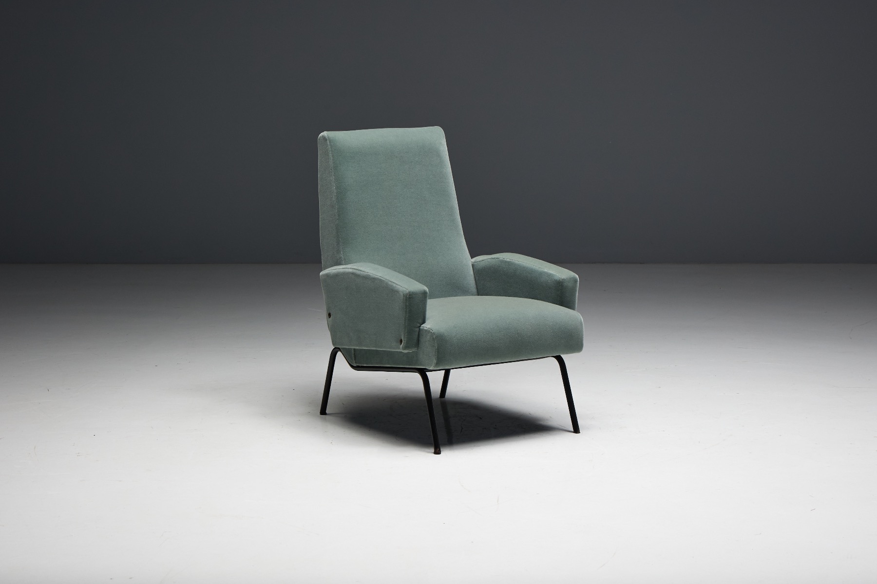 Design forward mid century Italian seating