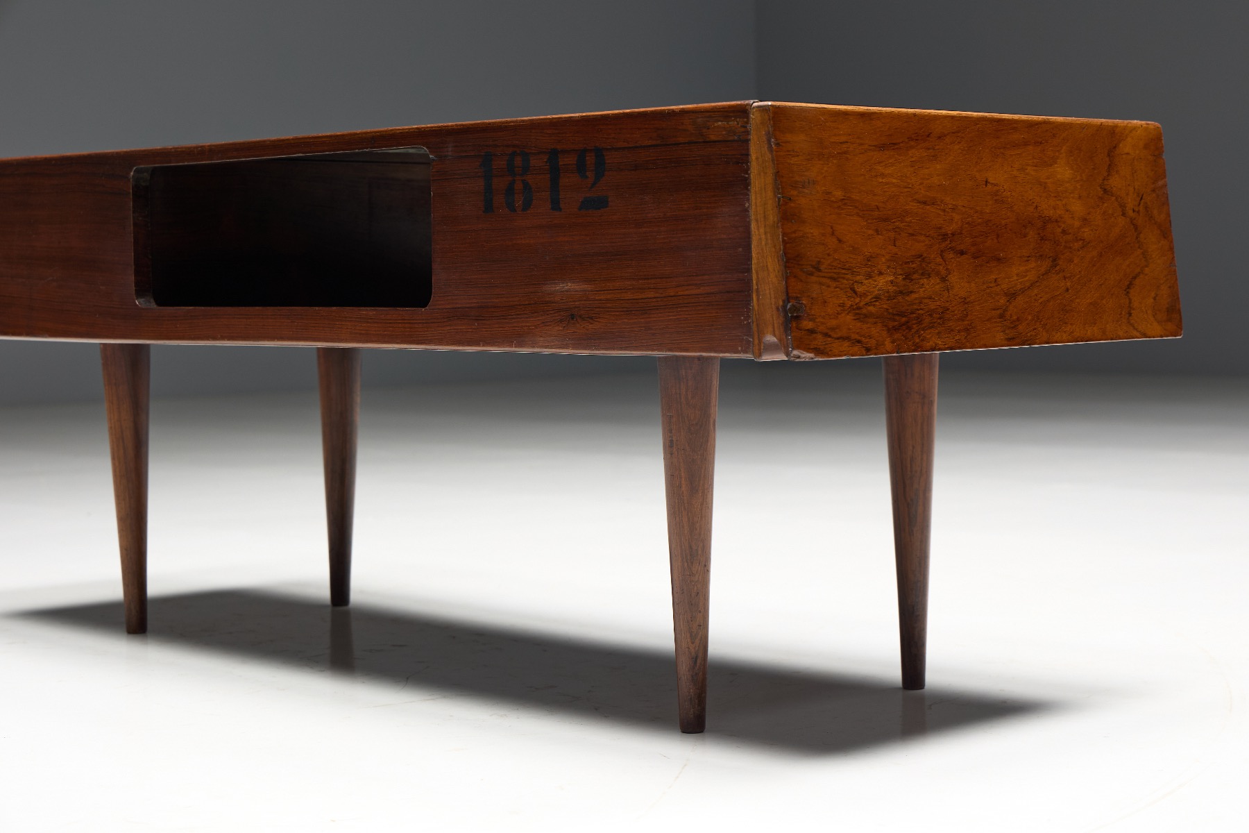 Showcase glass coffee table by Forma