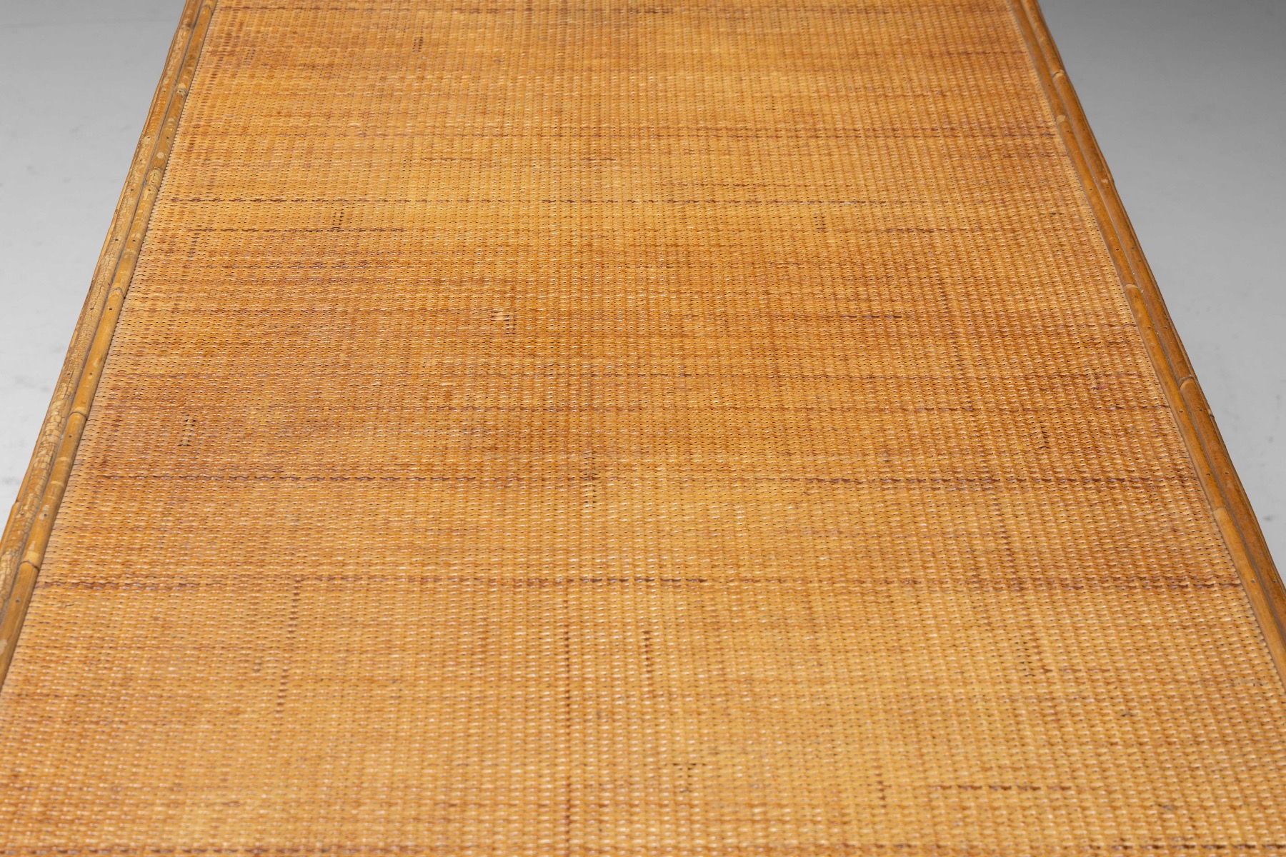 Museum level bamboo desk by Vivai del Sud