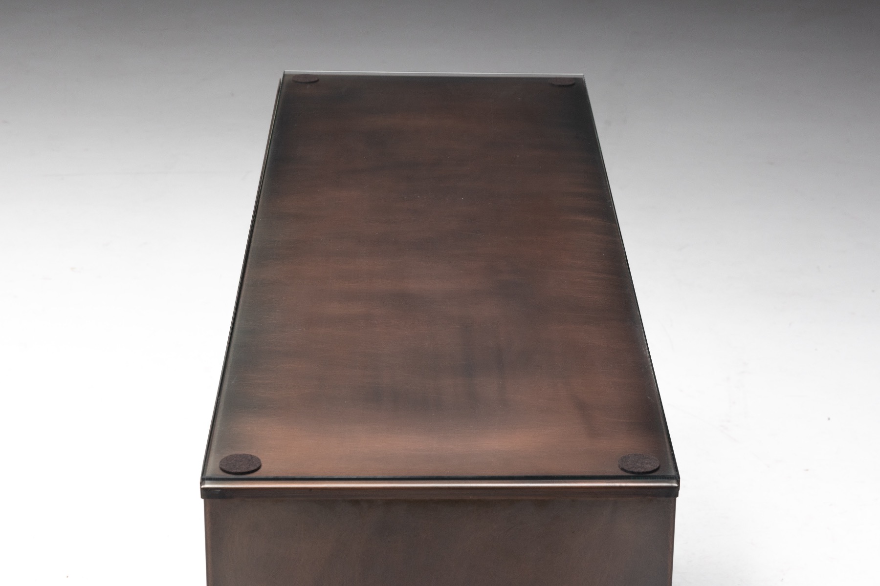 Refined bronze console table reflecting Belgochrom craftsmanship