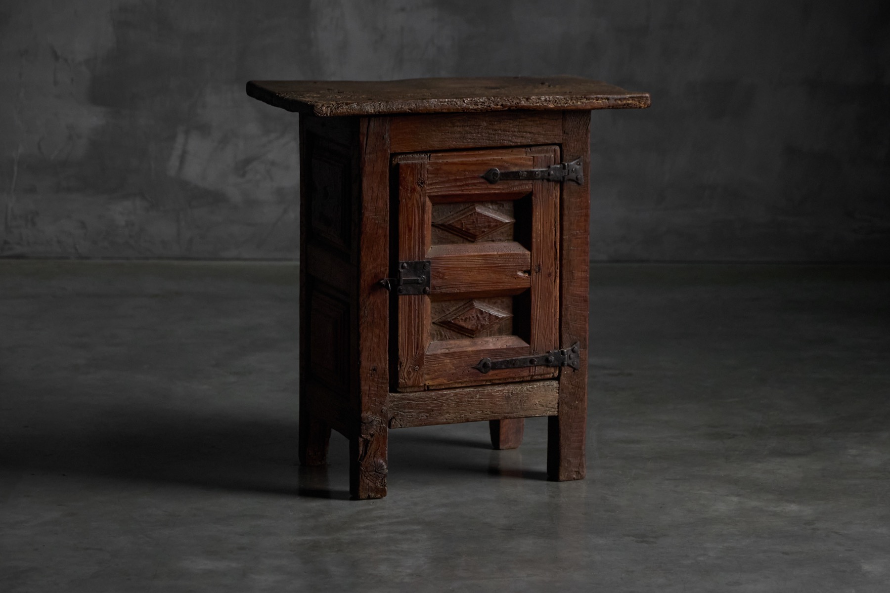 Antique rustic oak cabinet from the 19th century with solid wood construction 