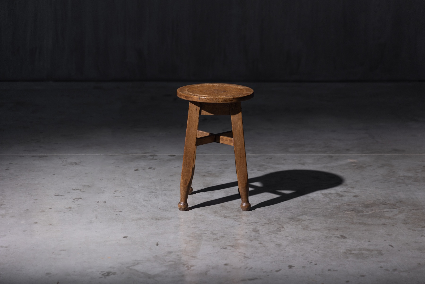 Artisan Arts and Crafts stool from the early 20th century