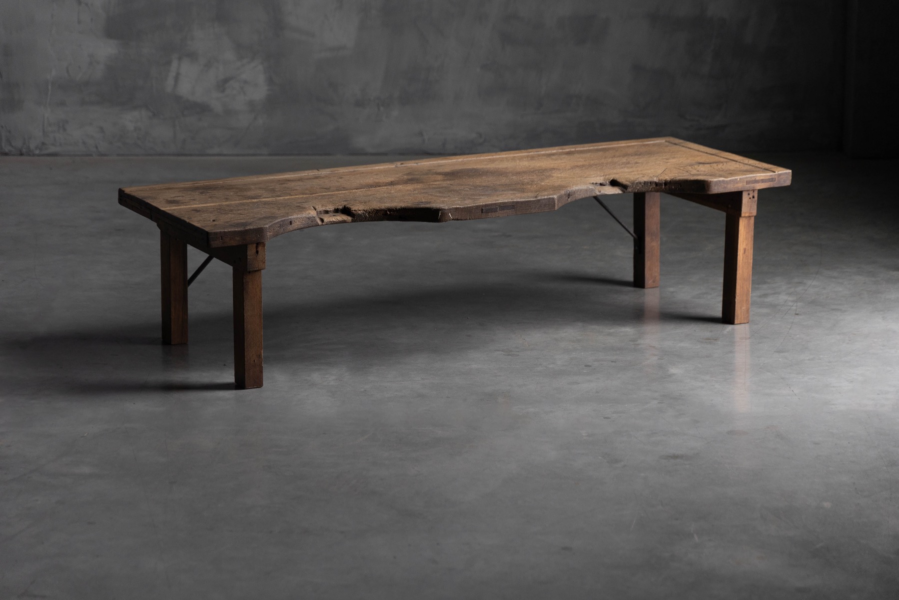 Artisan jeweller’s coffee table from the 19th century