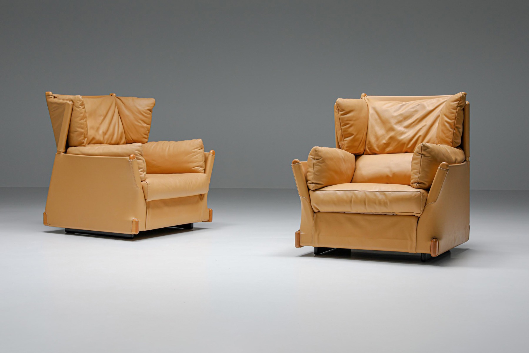Cassina Viola d Amore armchairs by Piero Martini from 1977