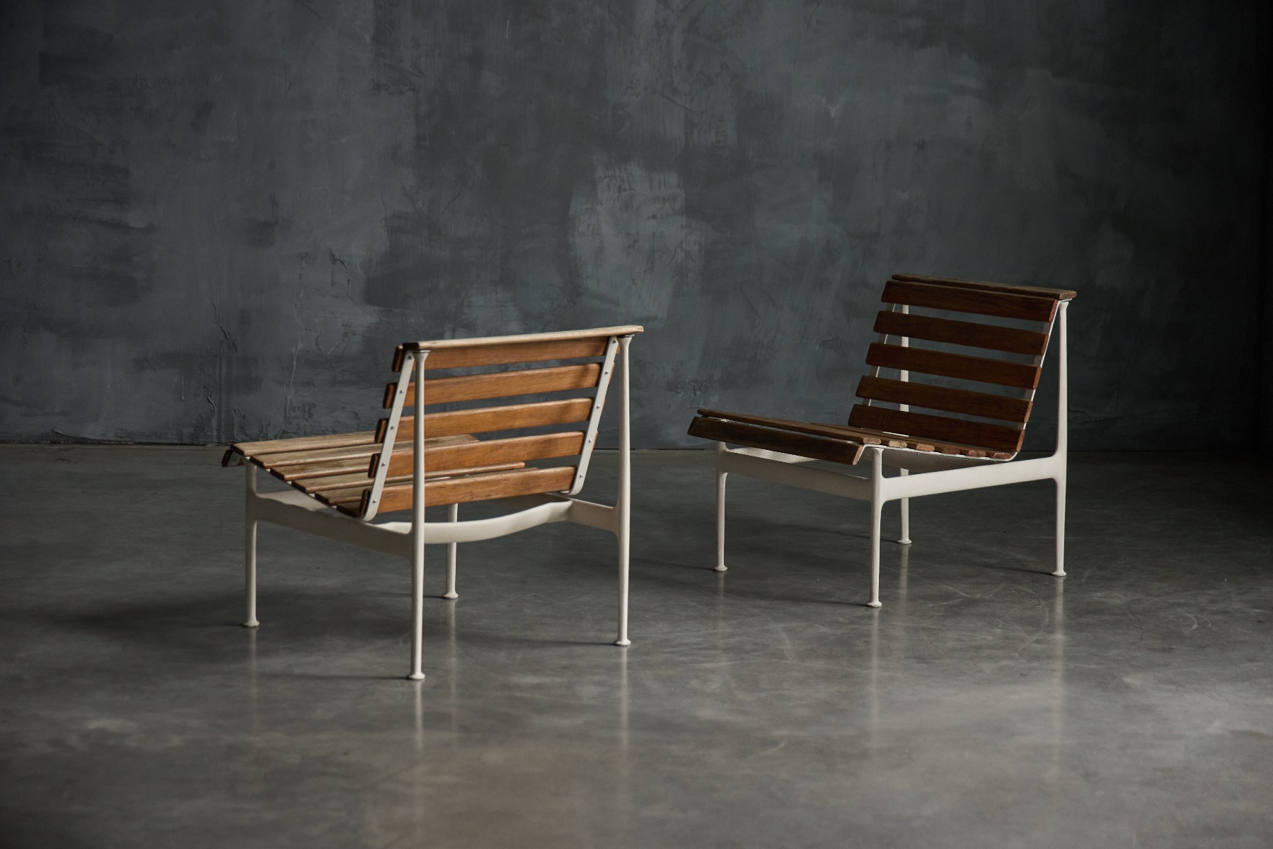 Chaise longue designed by Richard Schultz for Knoll International in the 1960s