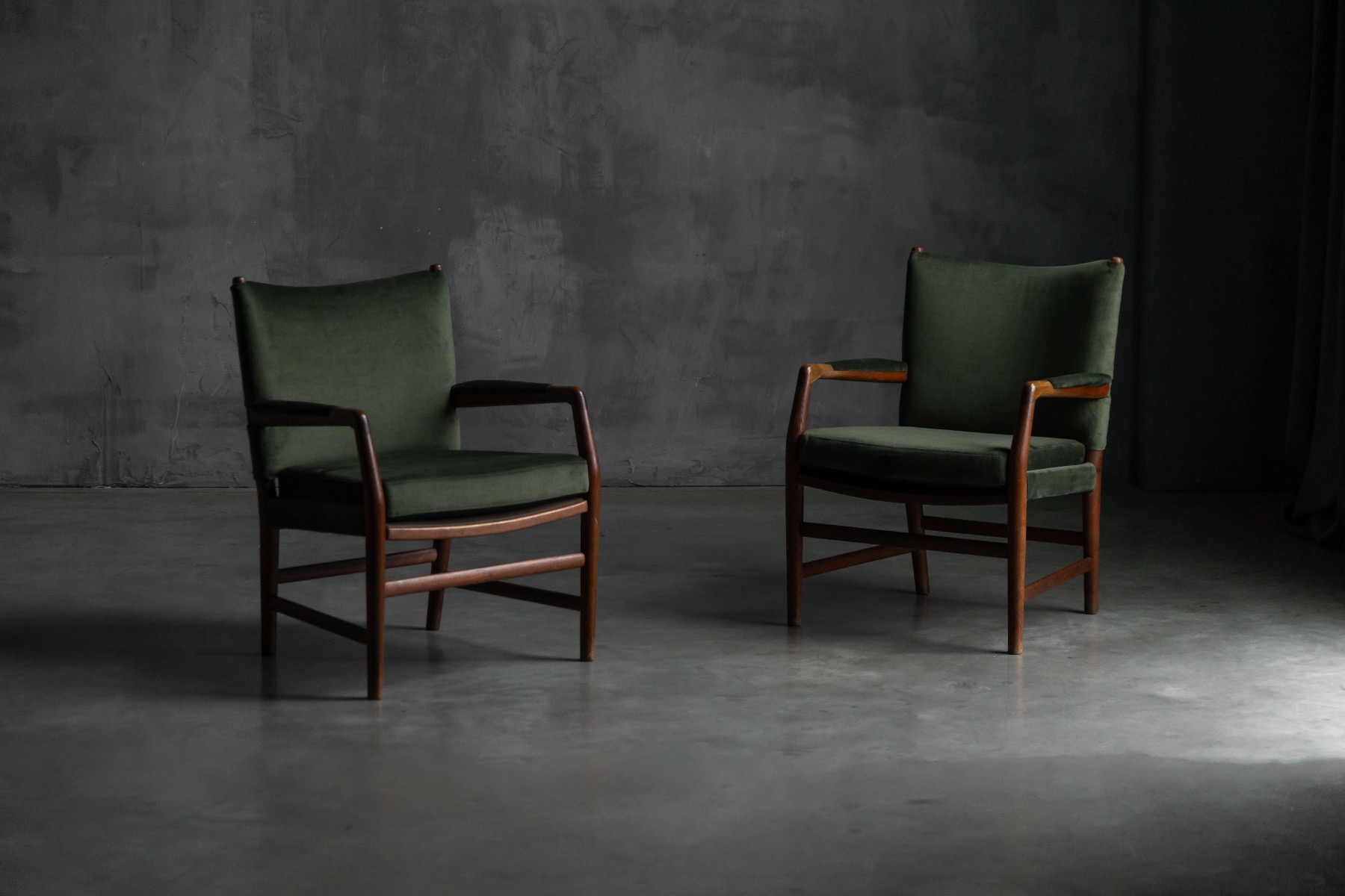 Conference chairs by Hans J Wegner for the Aarhus City Hall from the 1940s
