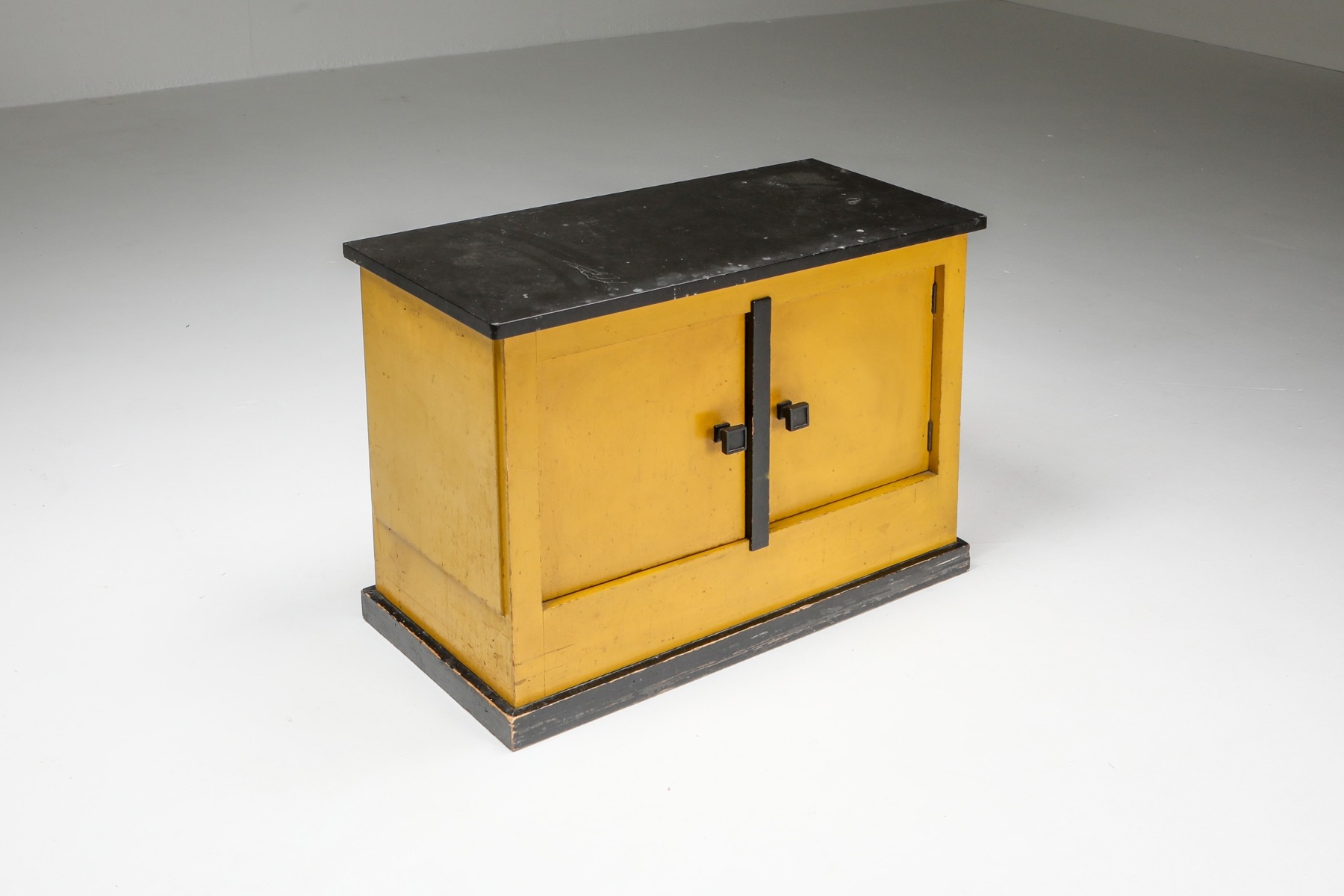 Dry bar cabinet by Dutch modernist H Wouda from 1924