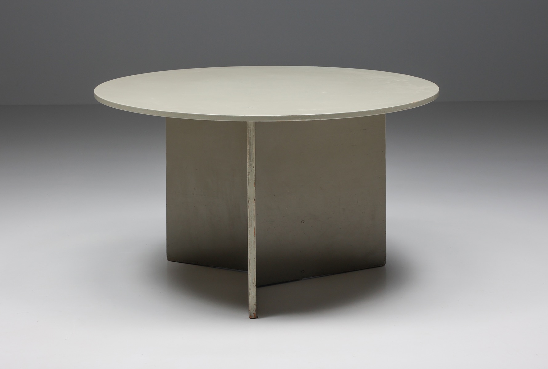Gerald Summers modernist sideboard in grey painted wood from the 1930s