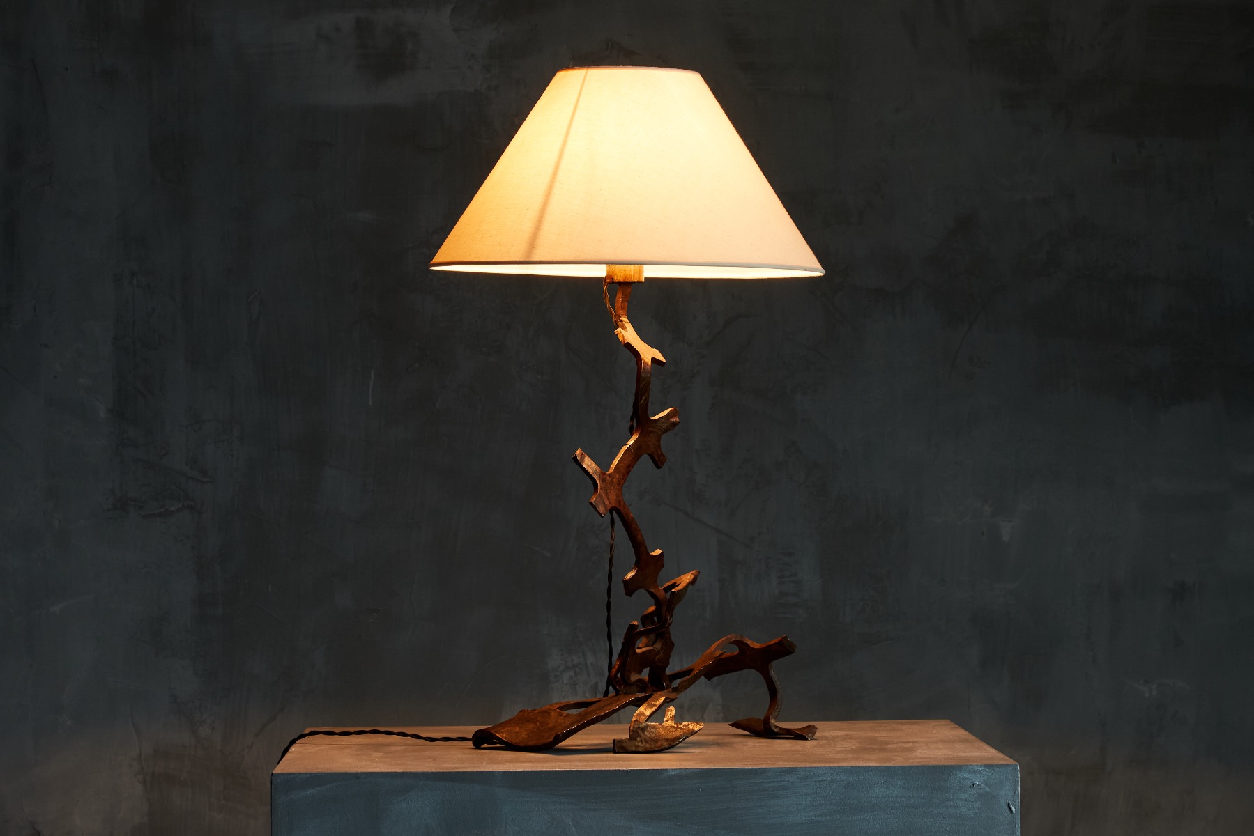 Rustic iron table lamp from the 1980s