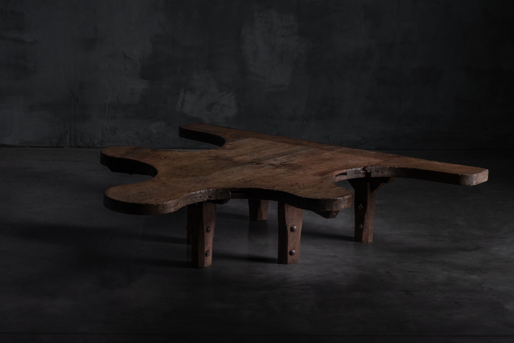 Sculptural primitive coffee table from the 19th century
