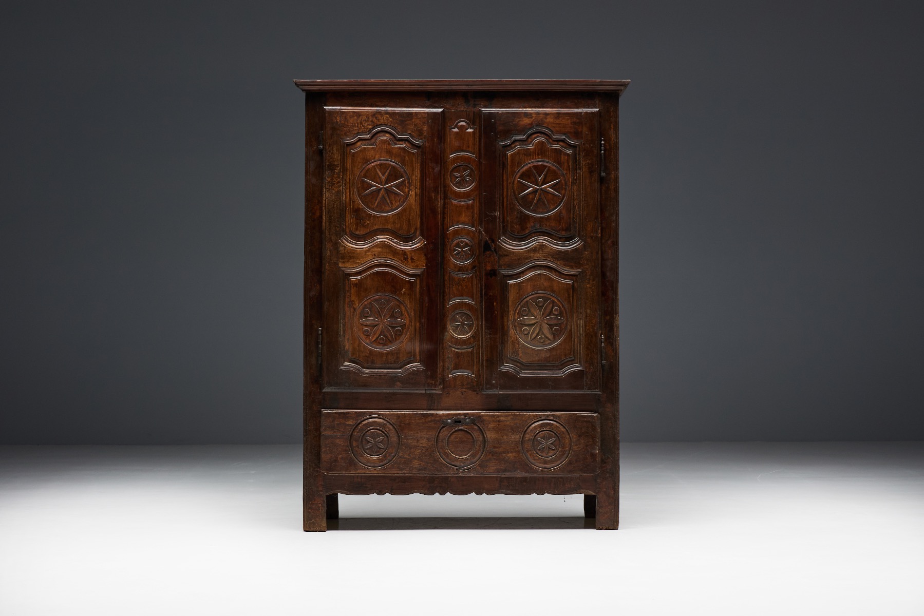 Travail populaire cabinet from the nineteenth century
