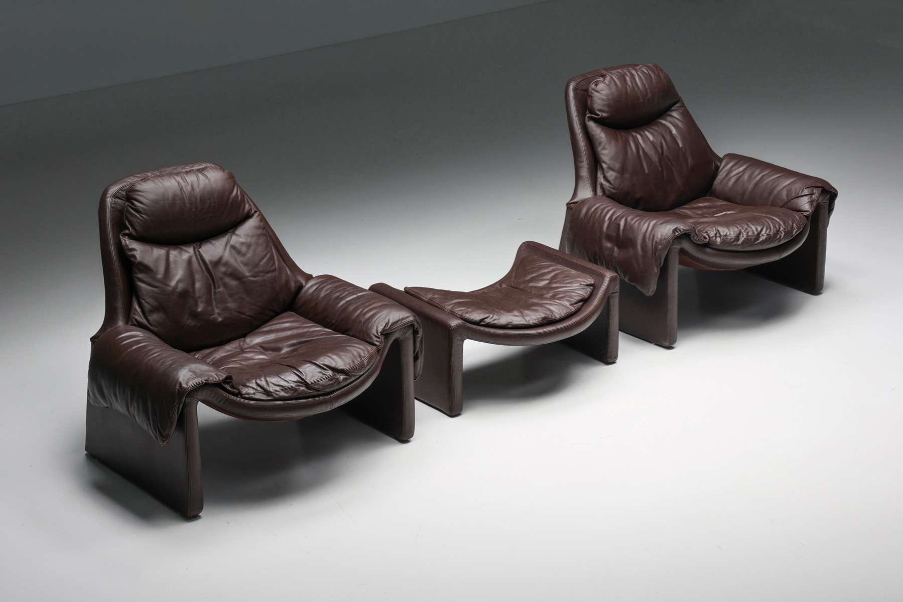Vittorio Introini P60 lounge chair with ottoman for Saporiti from 1969