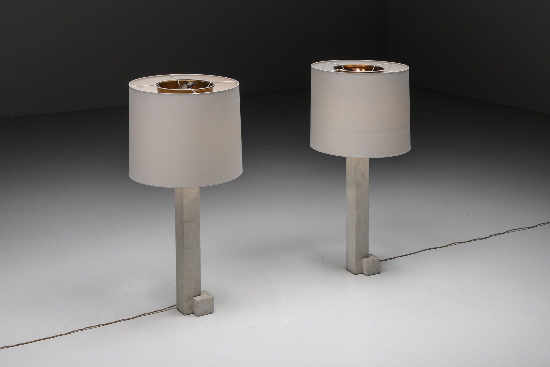 White floor lamp with bronze and Italian marble from the 1950s