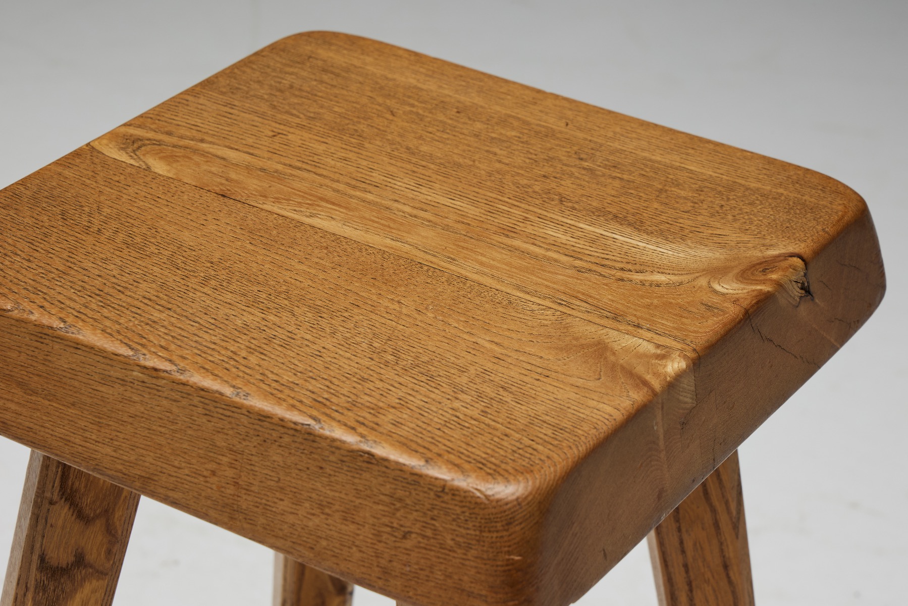 Pierre Chapo S01 stools in minimal design