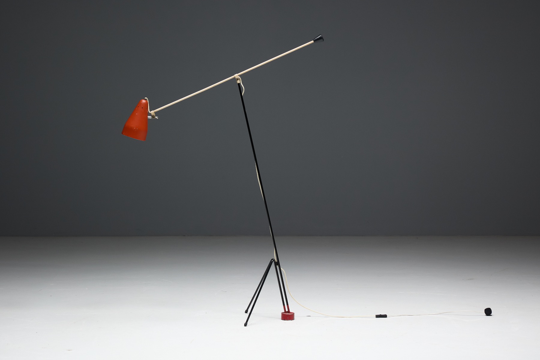 Timeless Grasshopper floor lamp by Gispen