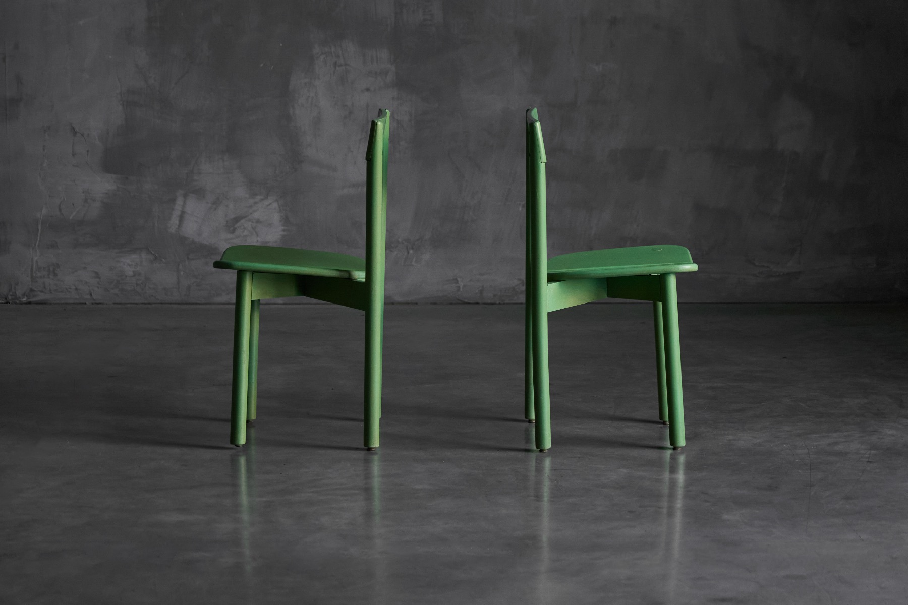Classic 1960s green dining chair with modernist appeal