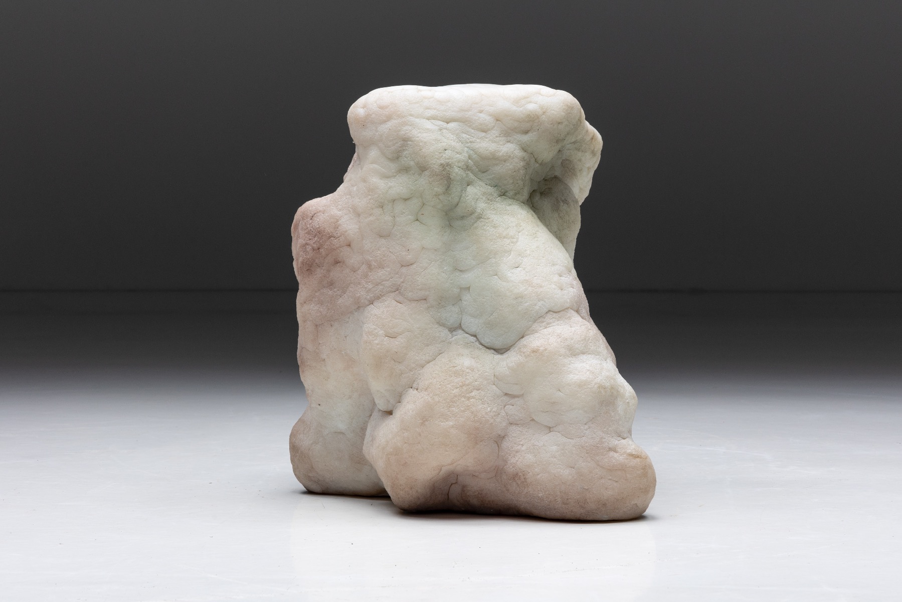 Contemporary lithic office furniture by Elissa Lacoste