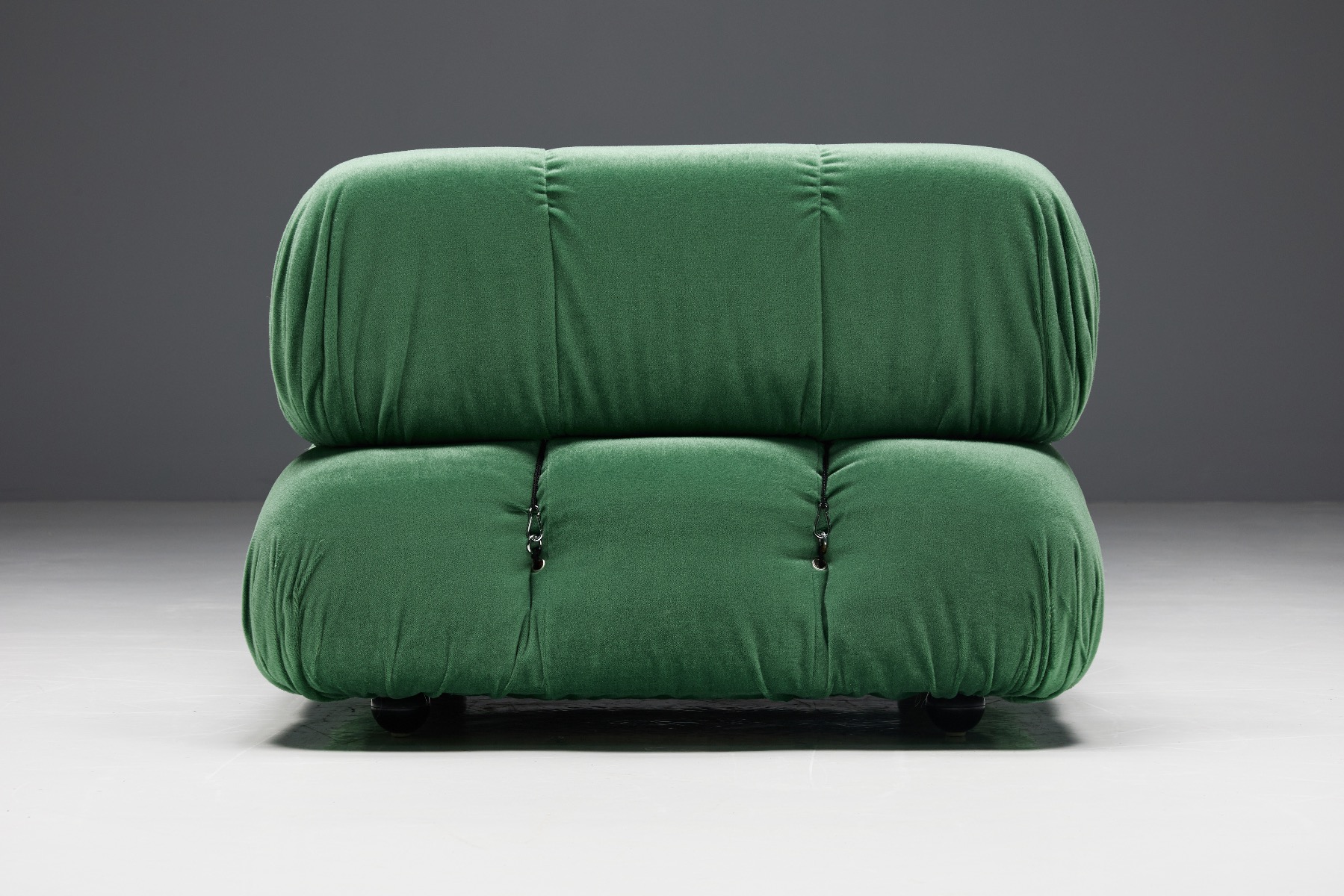 Design icon Camaleonda sofa in green velvet