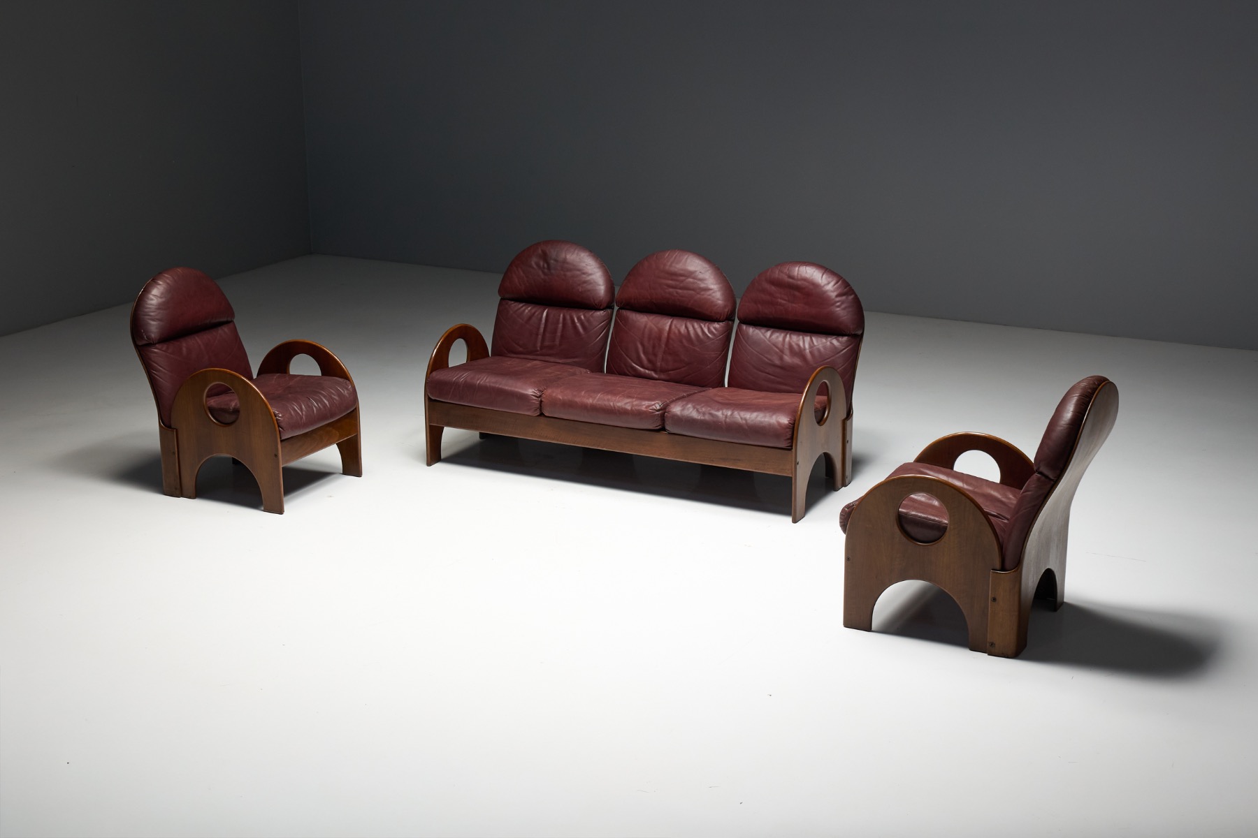 Design classic Arcata easy chair by Gae Aulenti