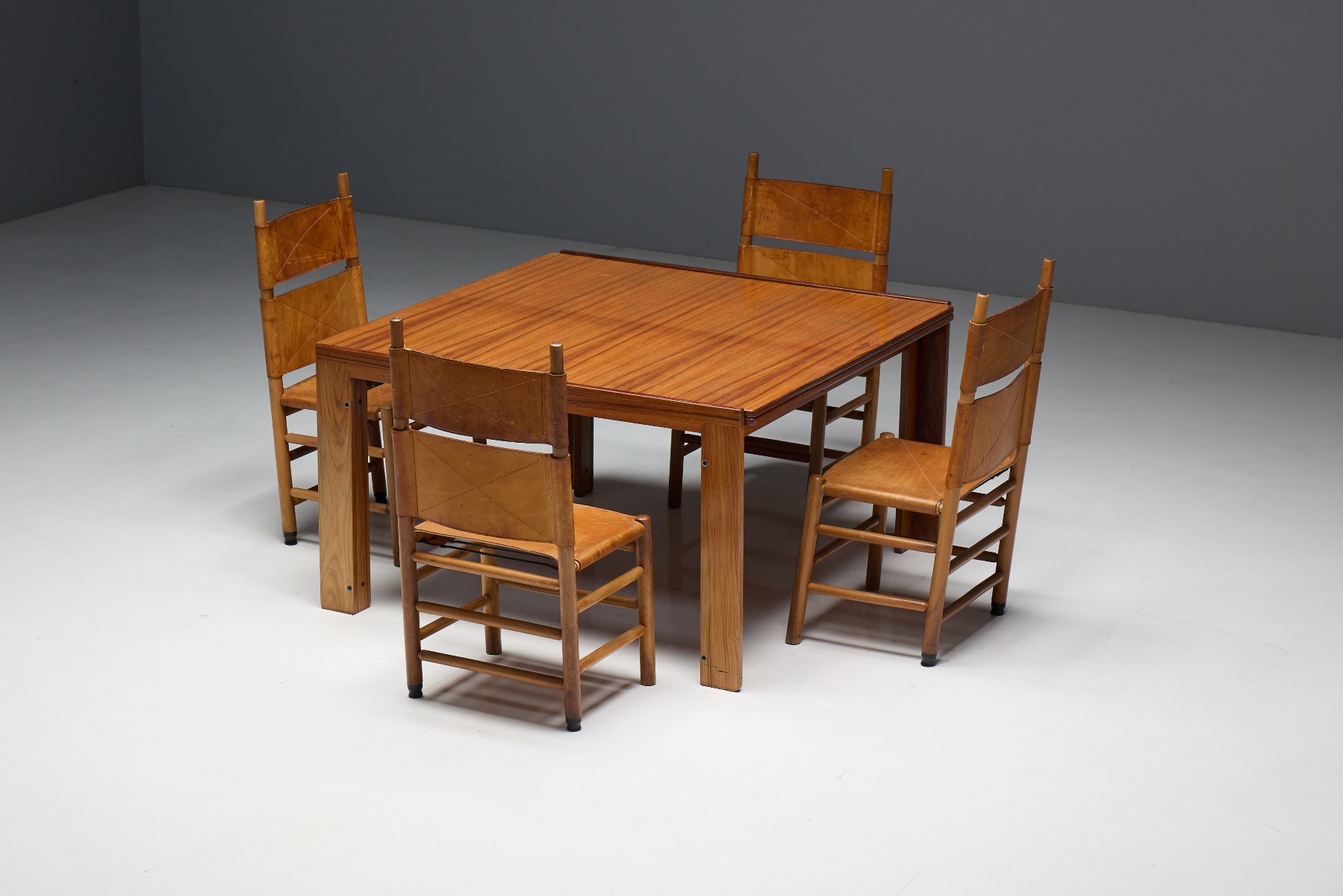 Modernist dining table model 778 by Afra and Tobia Scarpa