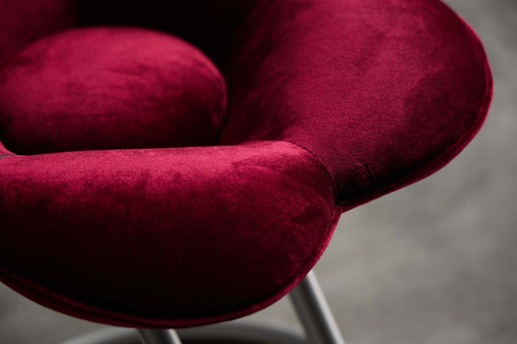 Premium flower stool from the Soshun collection