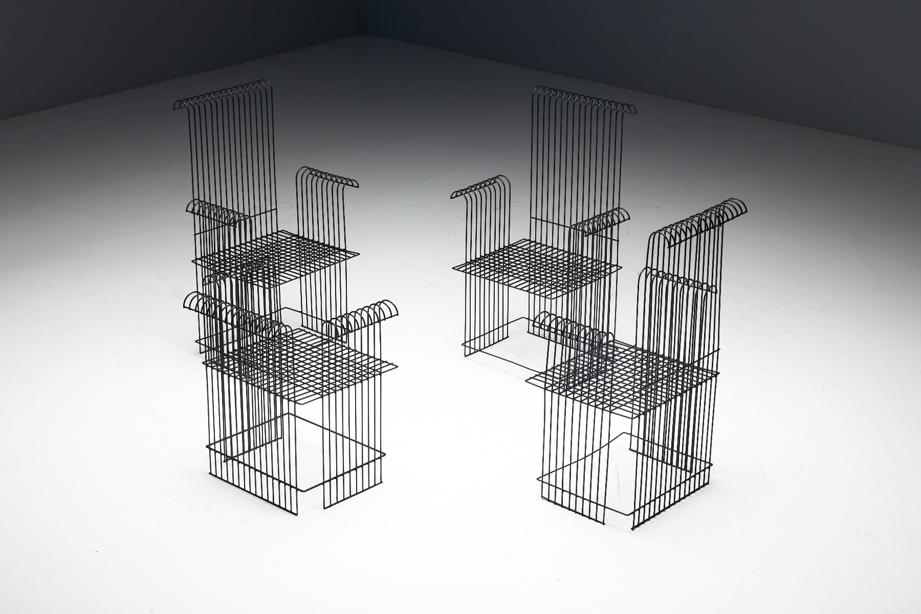 Sculpted wire frame garden set