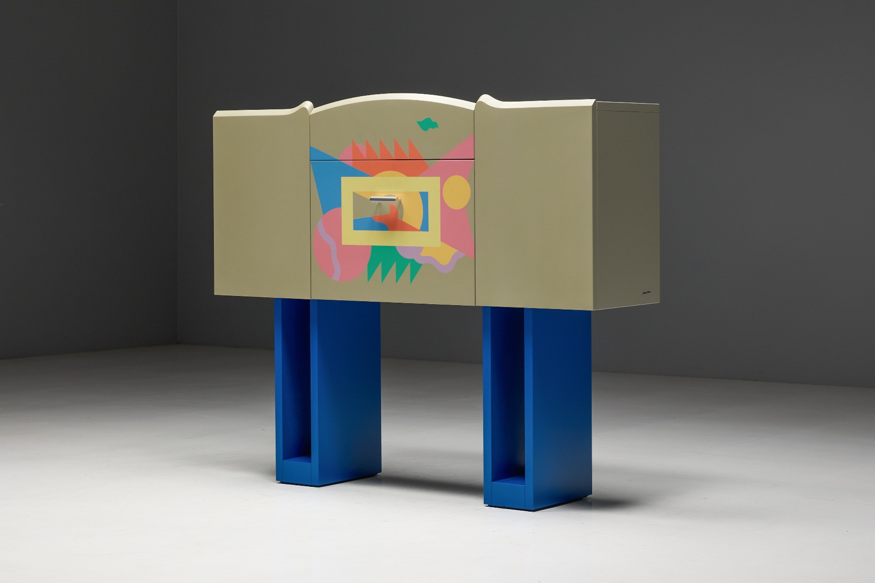 Classic 1980s postmodern bar cabinet Cantaride