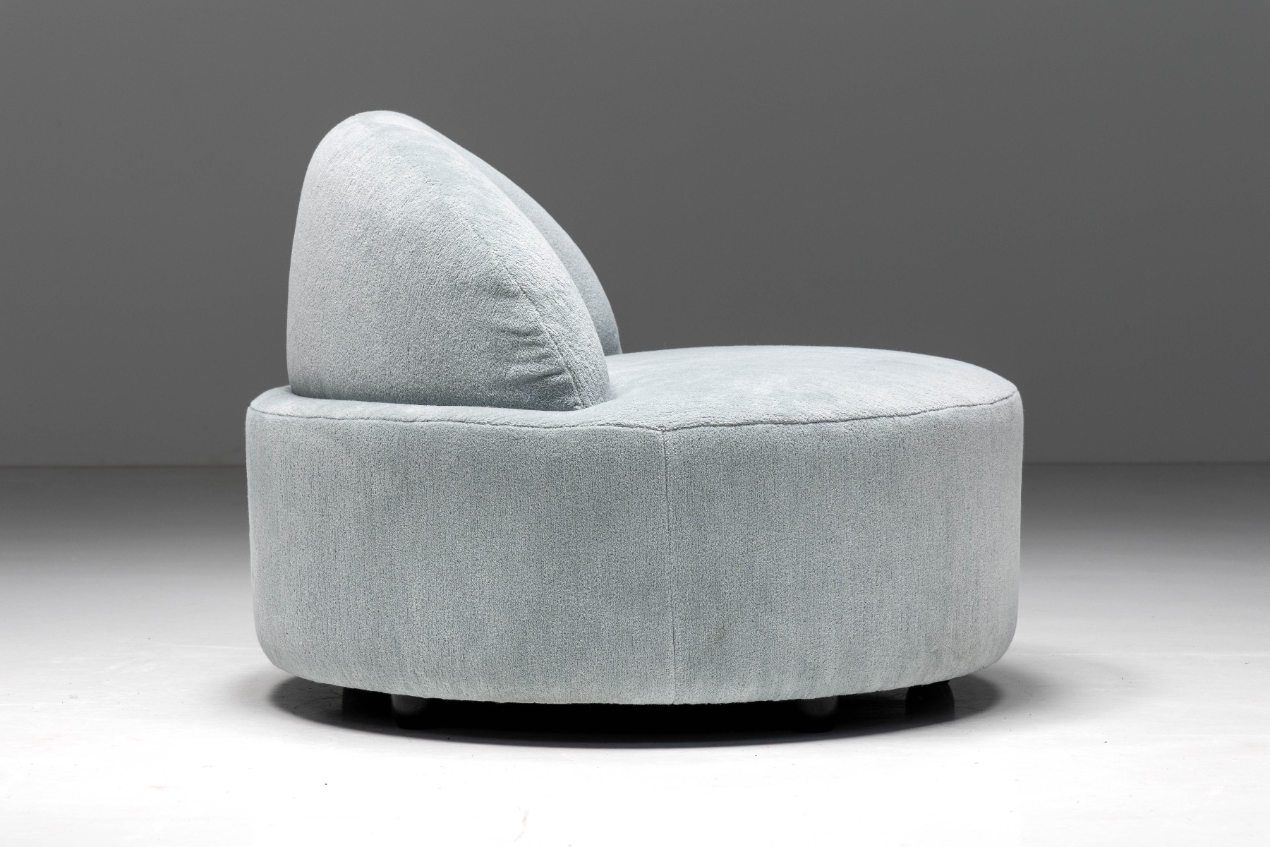 Modern collectible sofa by Vladimir Kagan for Roche Bobois