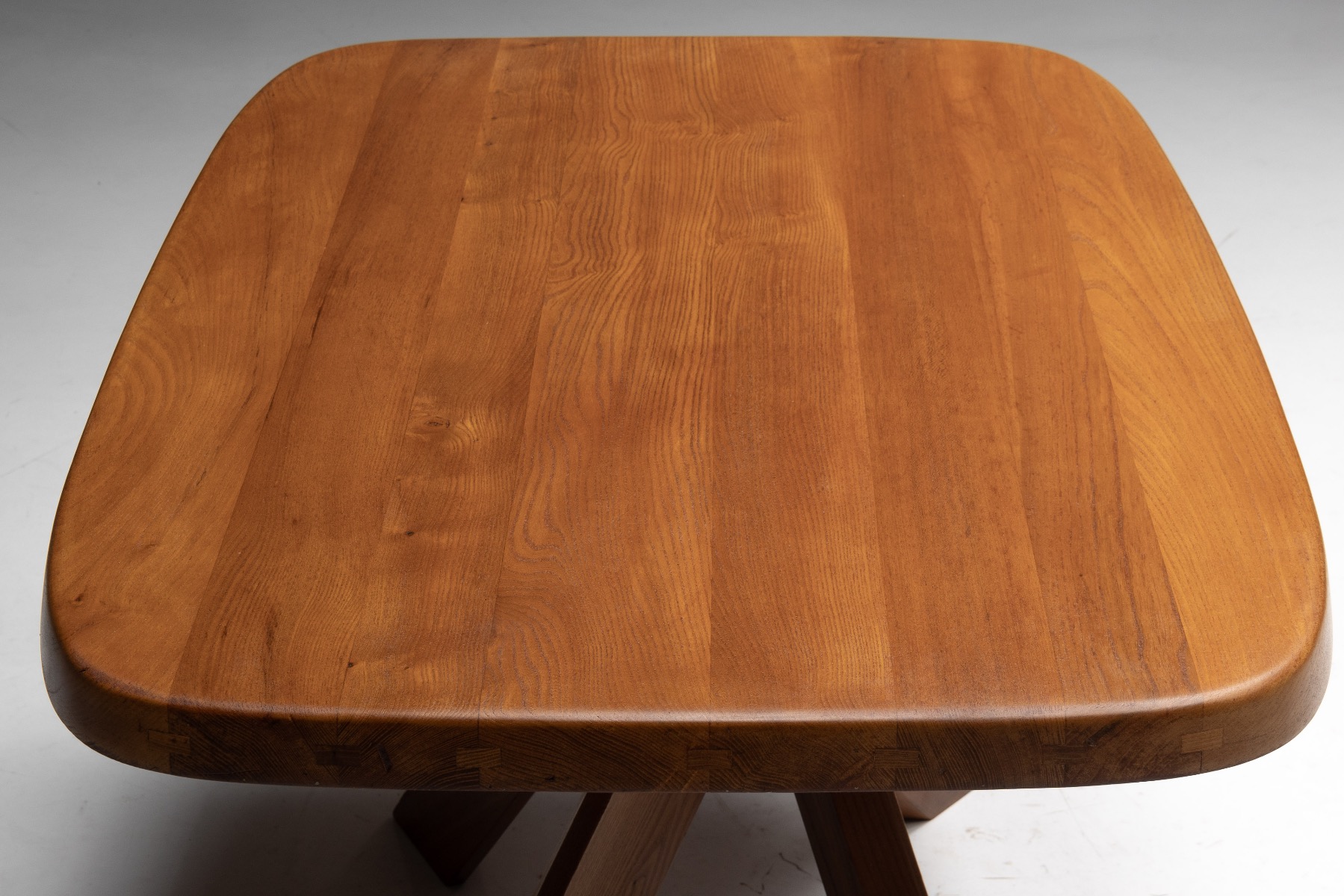 Artisan made dining table from the T35 series