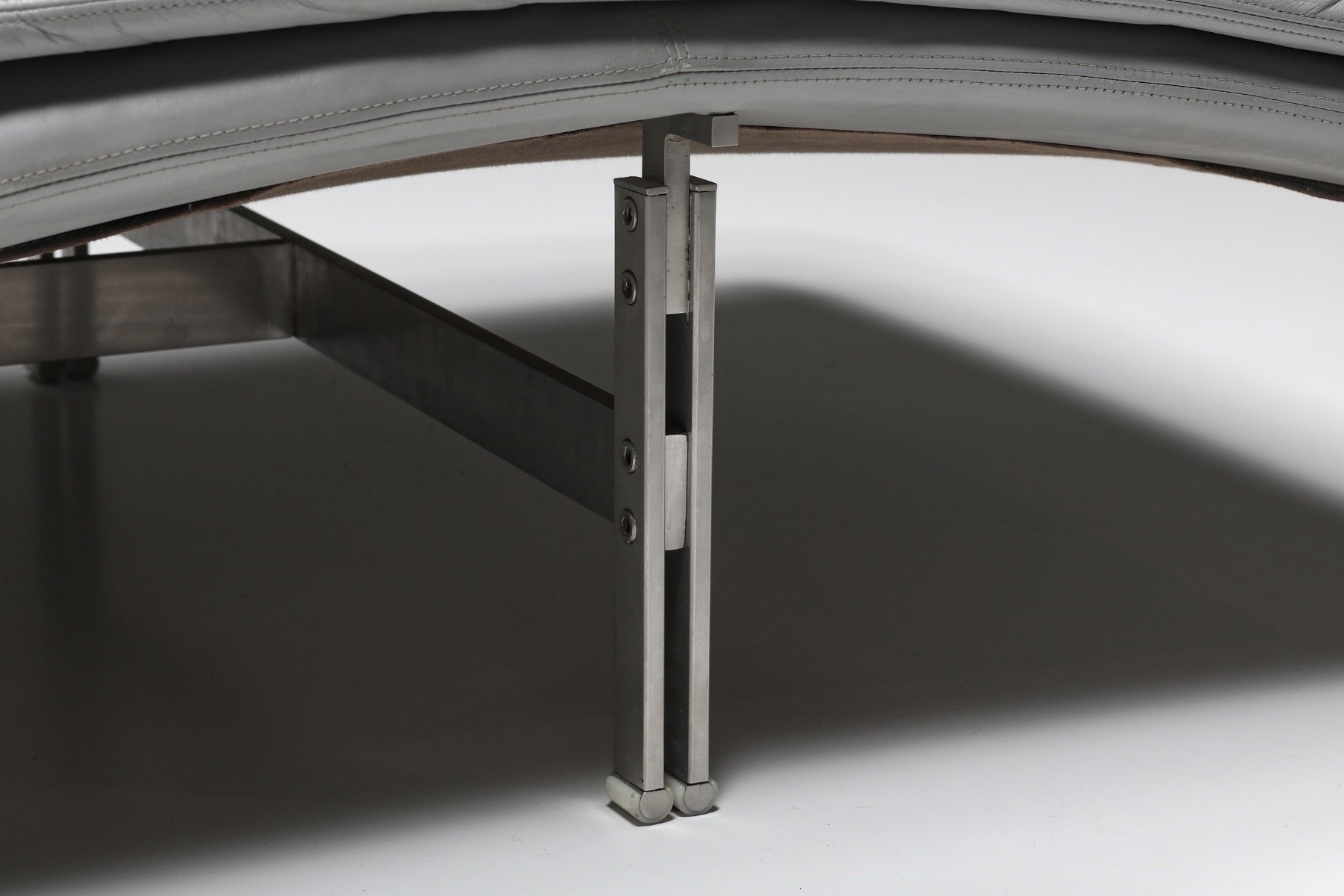 Classic 1974 Italian Wave lounge chairGiovanni Offredi