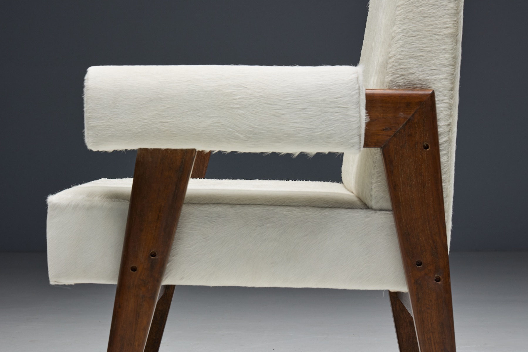 High end 1955 modernist bridge seating