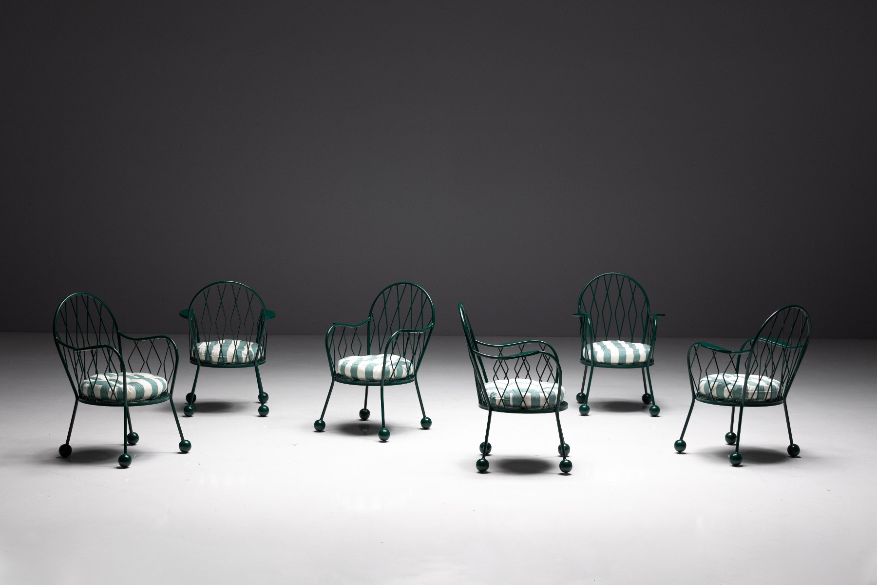Modernist outdoor armchairs with vintage design language