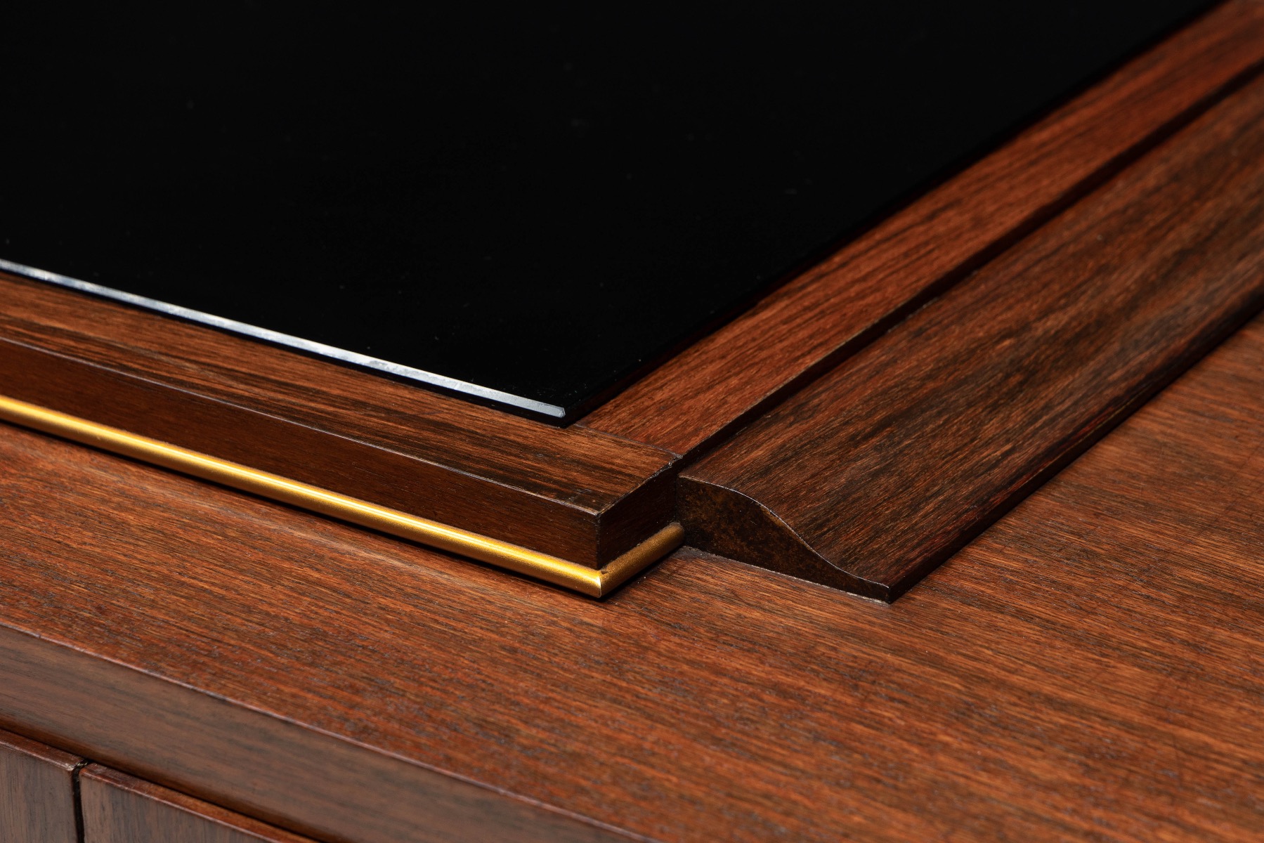 1930s Art Deco sideboard in walnut with brass detailing