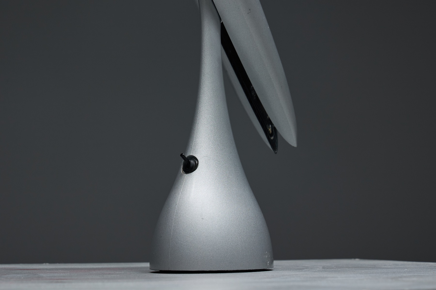 Statement postmodern Heron desk lamp with iconic silhouette