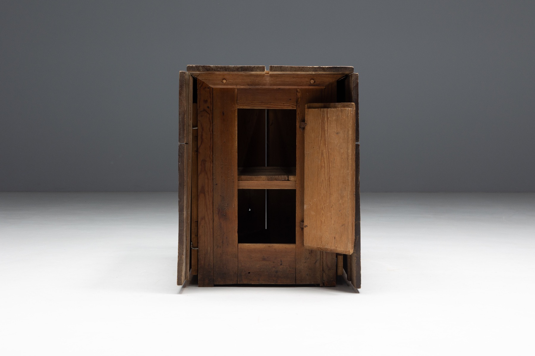 Understated vernacular worktable with practical design