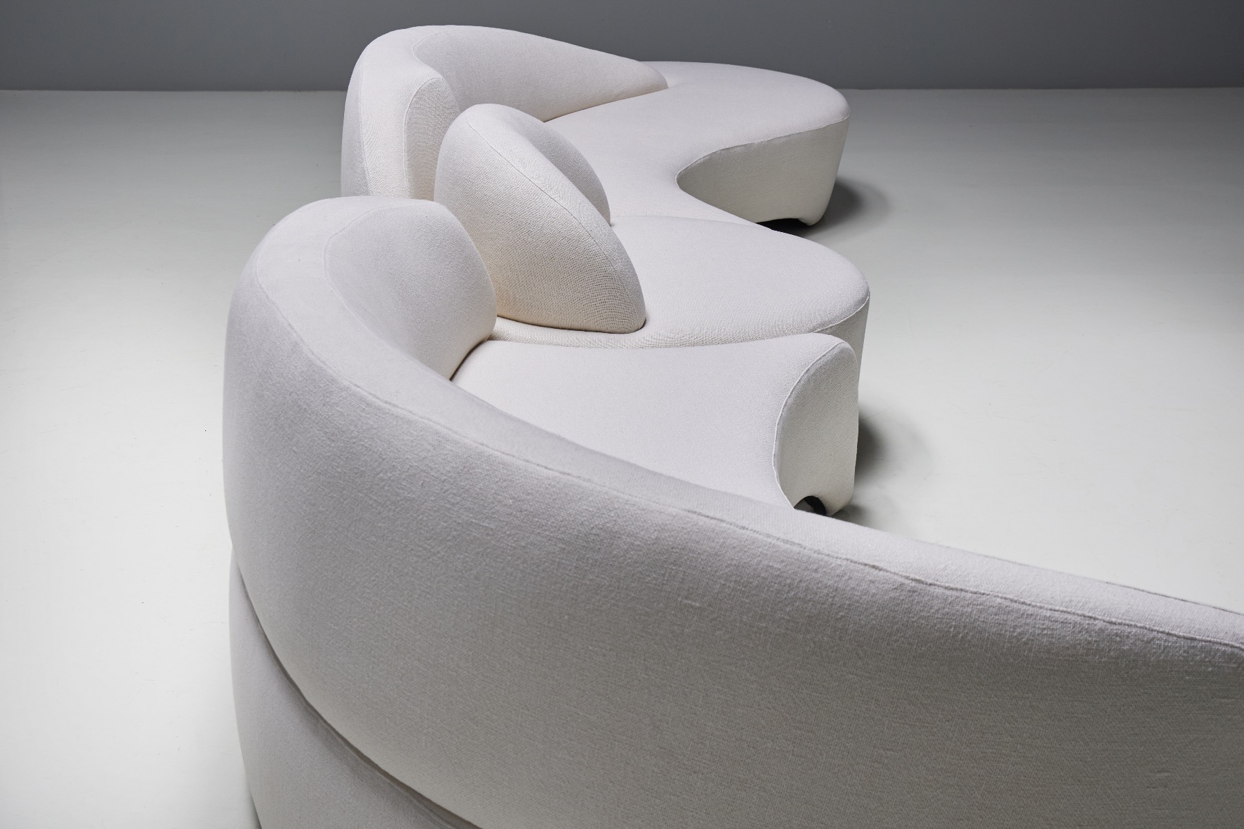 Vladimir Kagan modern sofa