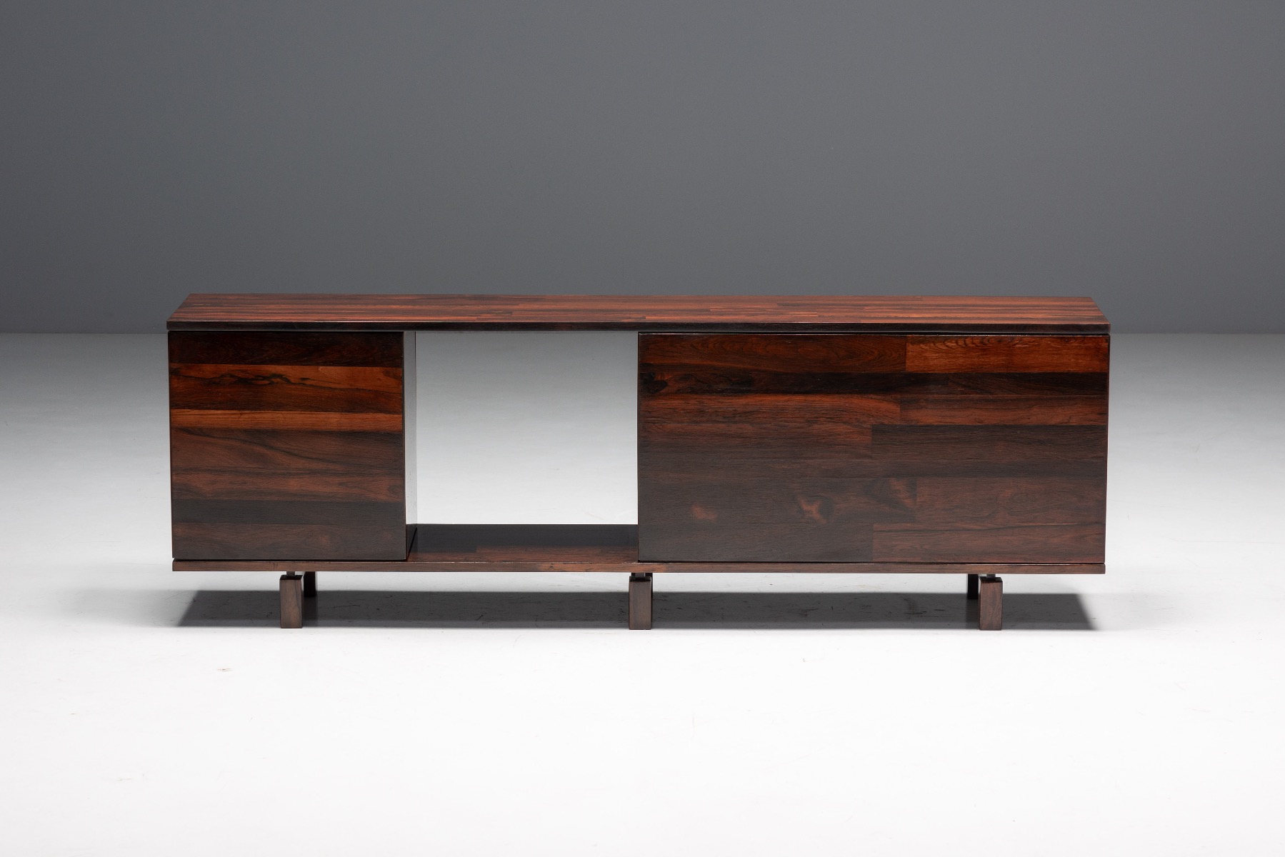 Museum level Credenza Componível by Jorge Zalszupin