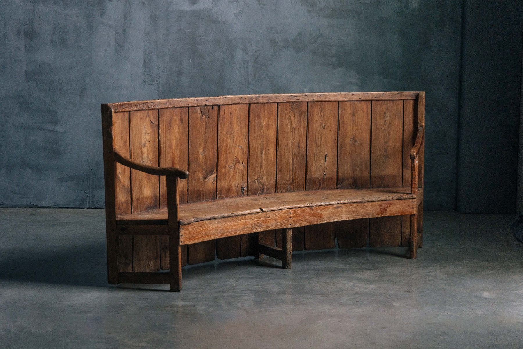 18th century tavern settle bench