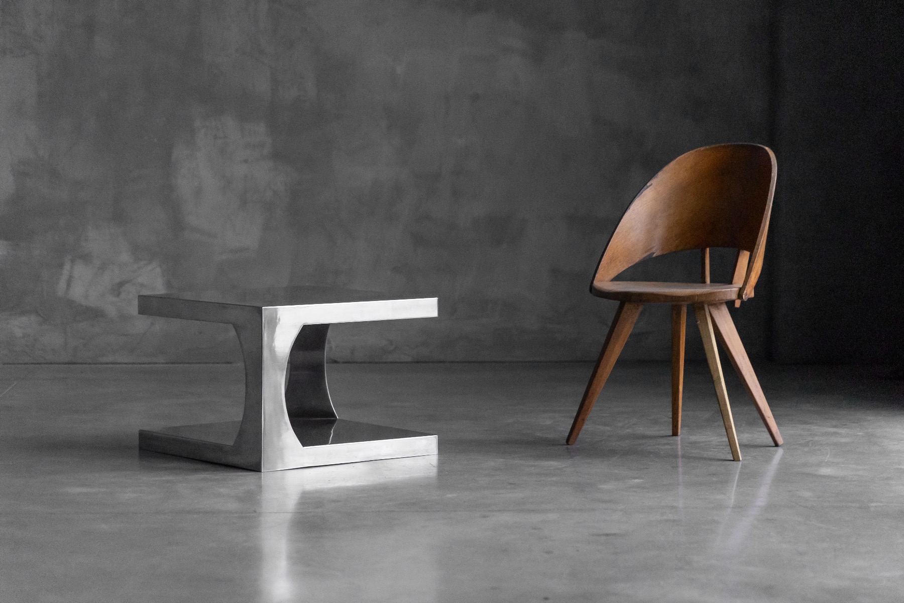 1970s modernist side table crafted in aluminum
