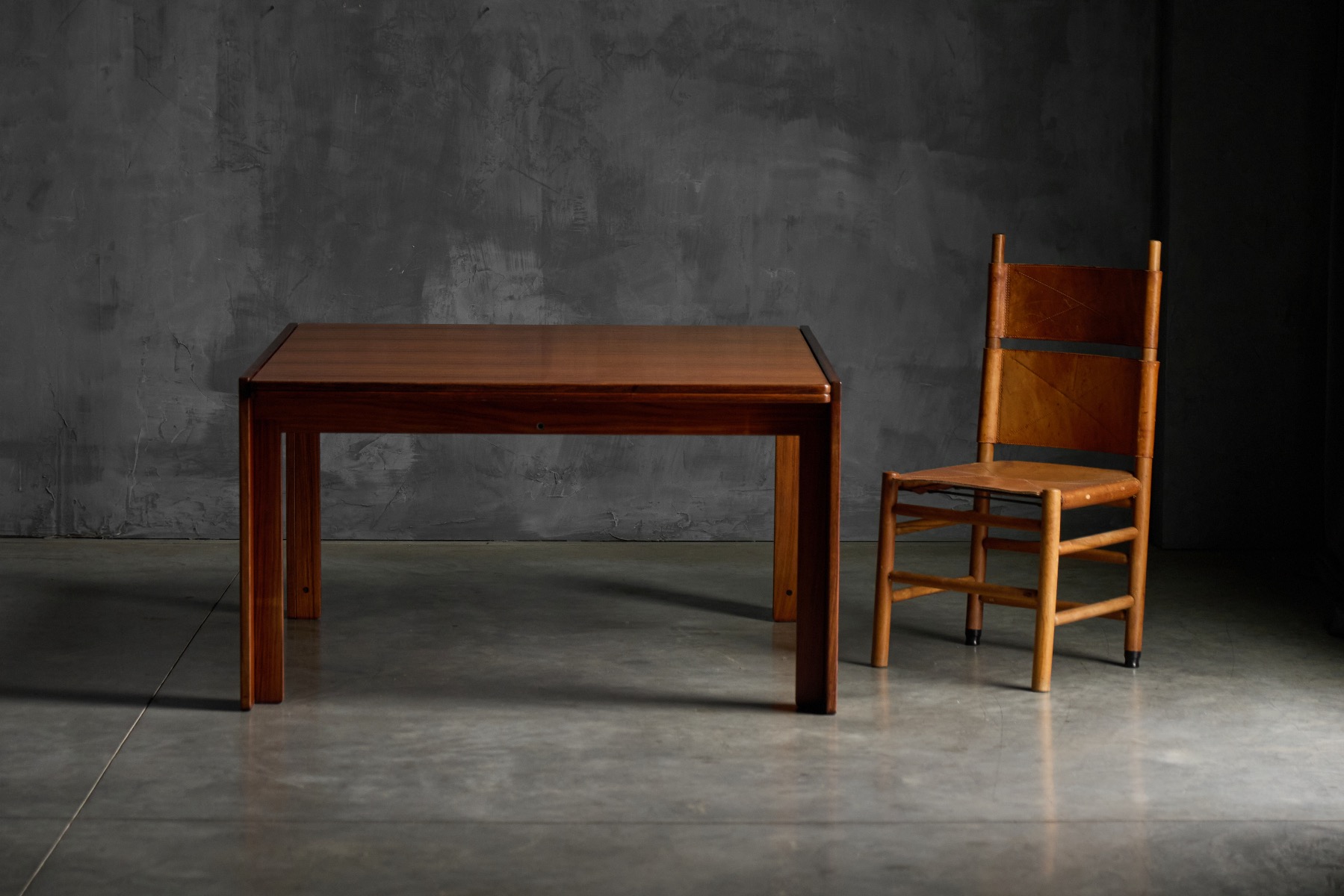 Italian modernist dining table model 778 by Scarpa