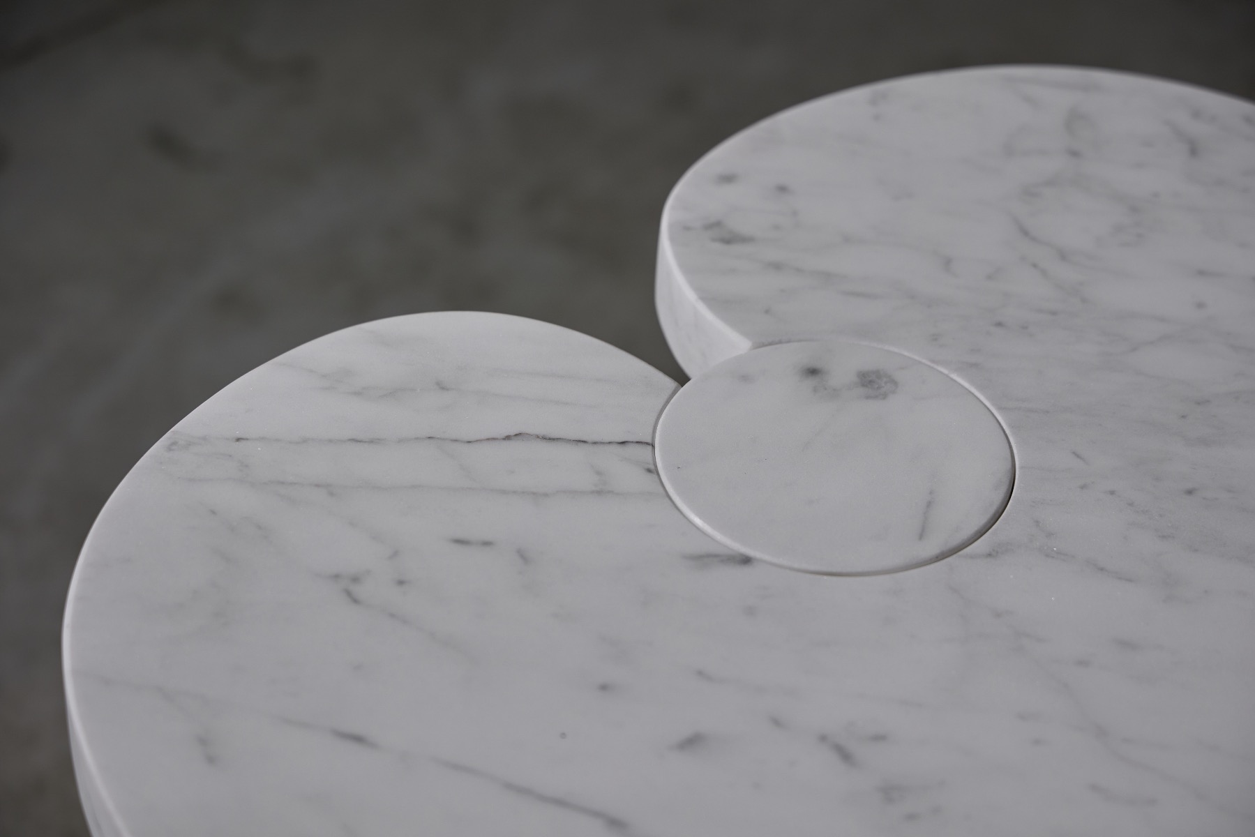 Italian modern Carrara marble table by Mangiarotti
