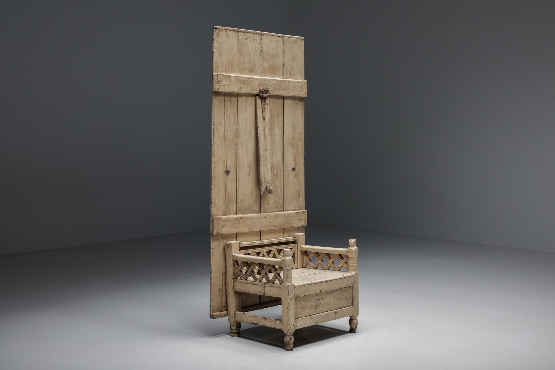 Antique Irish settle chair in solid wood