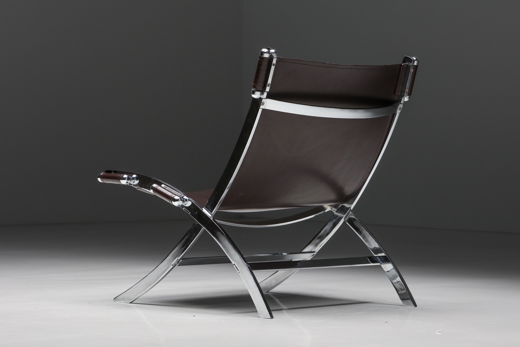 Antonio Citterio scissor chair in burgundy leather for Flexform