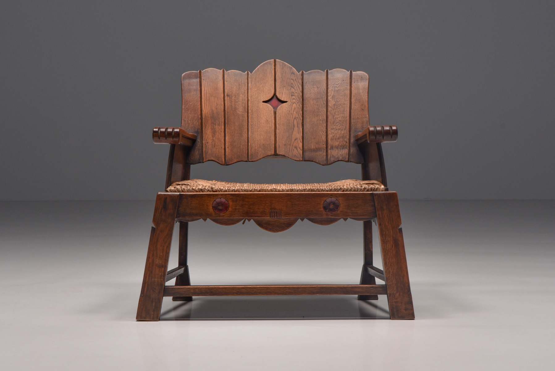 Arts and Crafts armchair in wood from the 1920s design